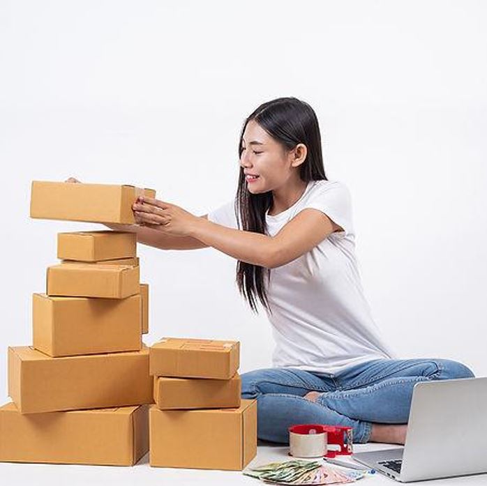 แม่ค้านั่งแพ็คของ ท้องผูก